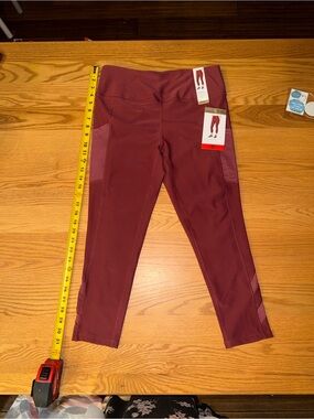 Mondetta Wine-Colored Performance Leggings